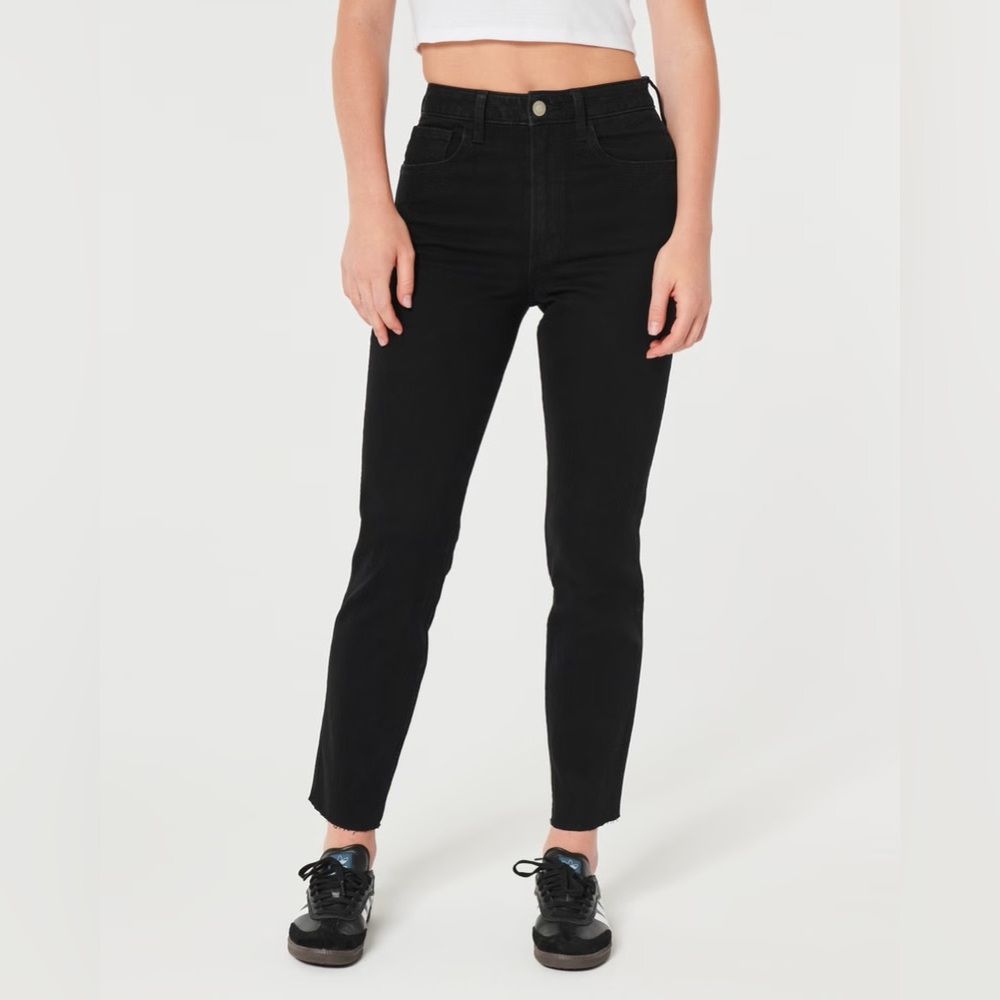 HOLLISTER Ultra High-Rise Black Mom Jeans NWOT size 9 long